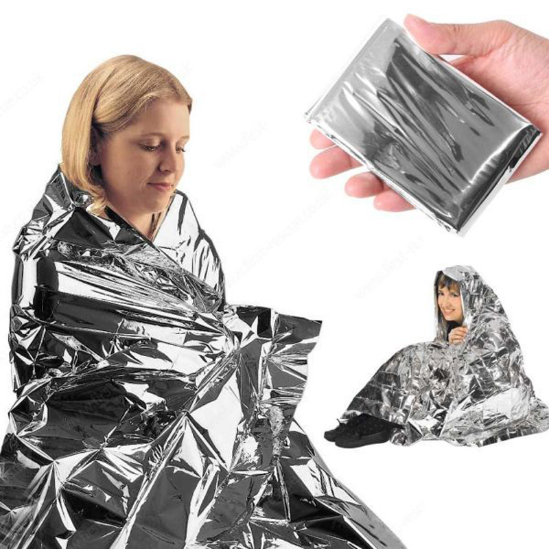 Coperta di Emergenza in Mylar  - First Aid Bag Kit recensione e prezzo